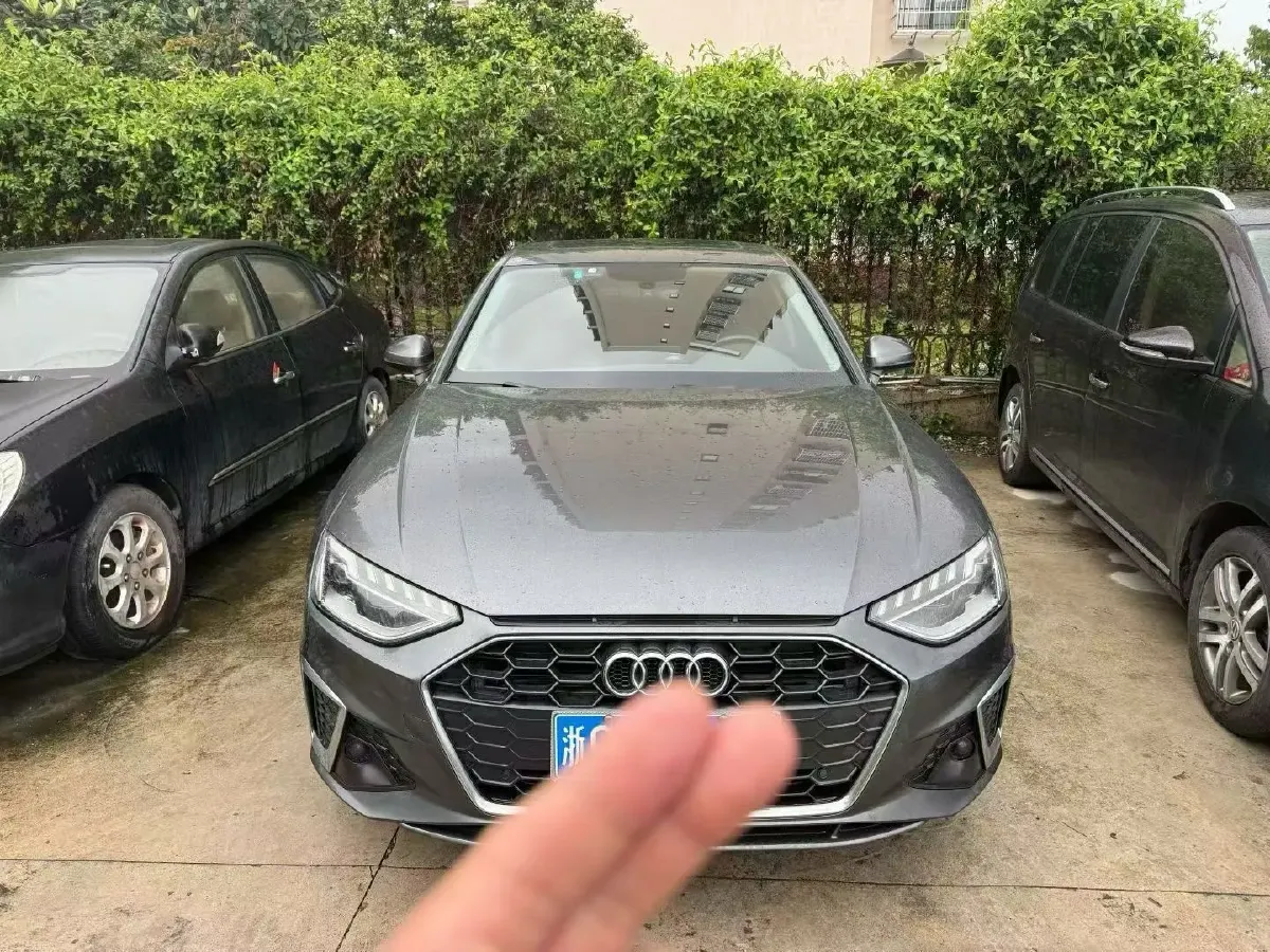 2022 Audi A4L 2.0T 190HP L4 7DCT,autocango,china used car exporter,china ev exporter,chinese used car exporter,chinese used ev exporter