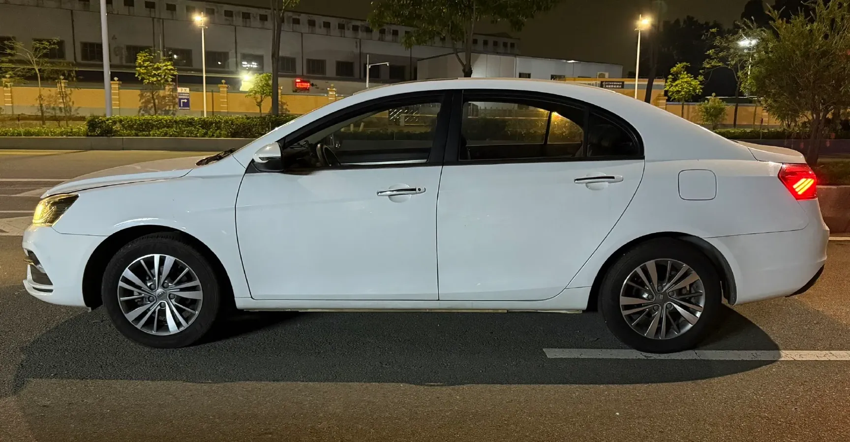 2018 Geely Emgrand 1.5L 109HP L4 5MT,autocango,china used car exporter,china ev exporter,chinese used car exporter,chinese used ev exporter