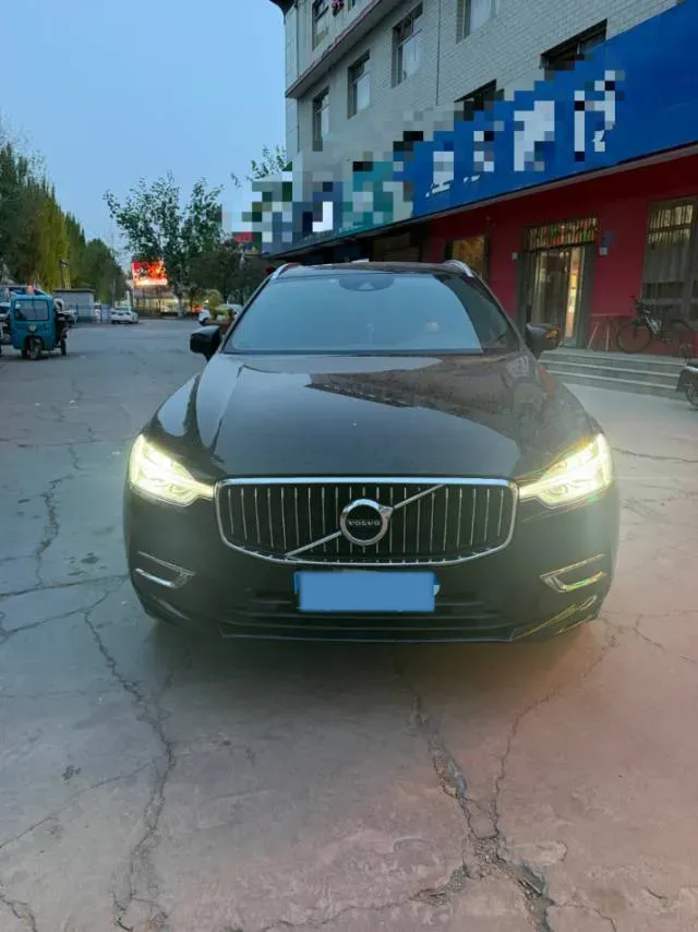 2021 Volvo XC60 2.0T 250HP L4 8AT,autocango,china used car exporter,china ev exporter,chinese used car exporter,chinese used ev exporter