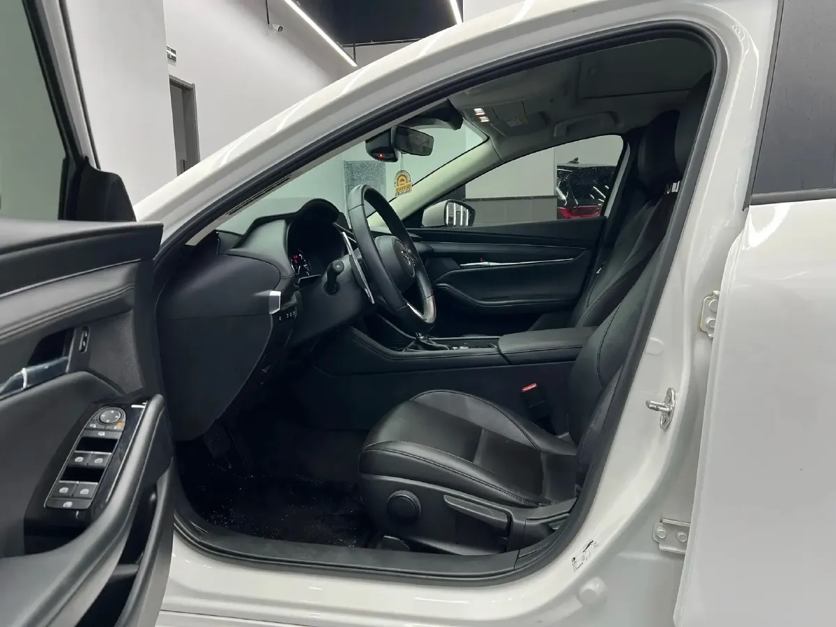 2021 Mazda 3 Axela 2.0L 158HP L4 6AT,autocango,china used car exporter,china ev exporter,chinese used car exporter,chinese used ev exporter