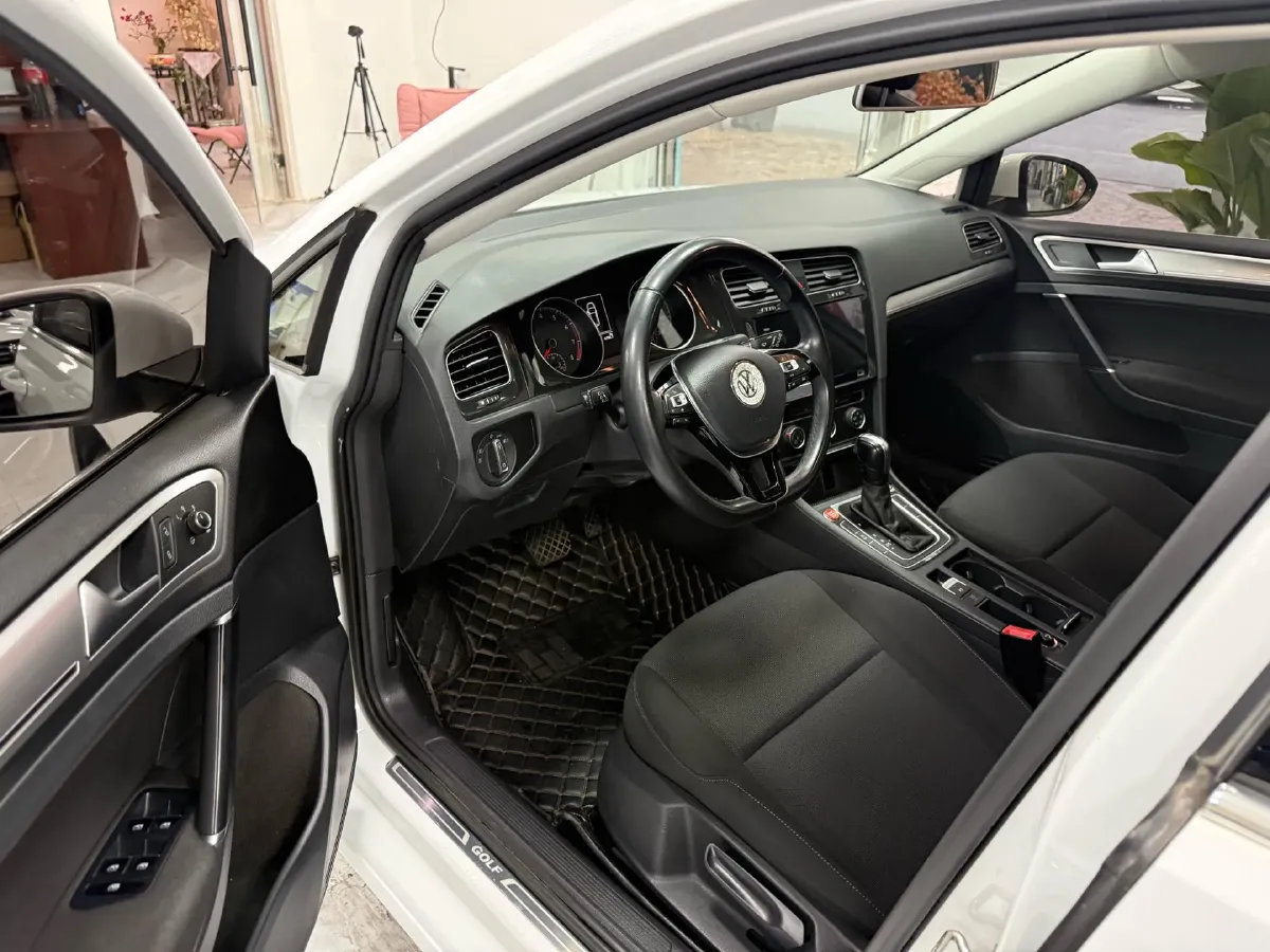 2020 Volkswagen Golf 1.2T 116HP L4 7DCT,autocango,china used car exporter,china ev exporter,chinese used car exporter,chinese used ev exporter