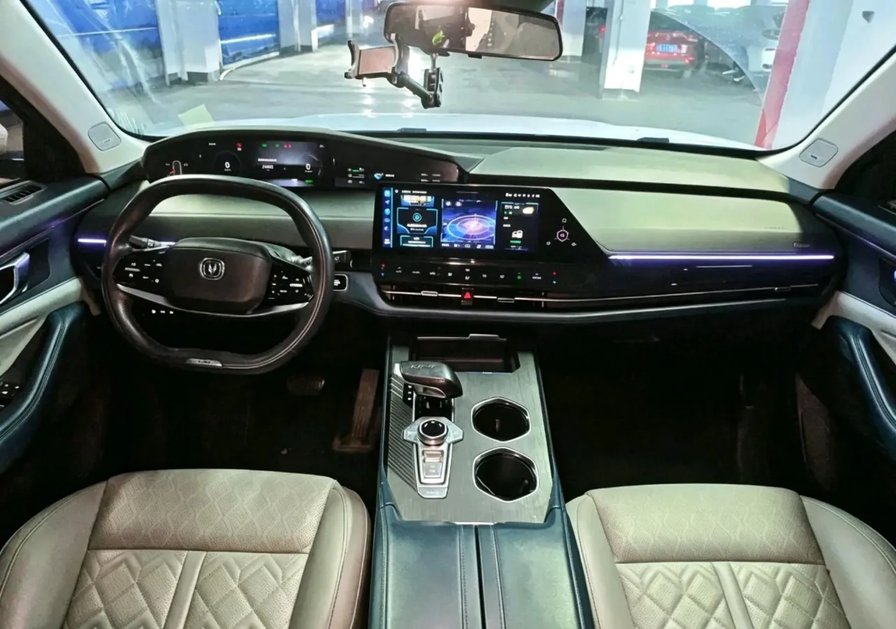 2022 Bestune T99 2.0T 224HP L4 6AT,autocango,china used car exporter,china ev exporter,chinese used car exporter,chinese used ev exporter