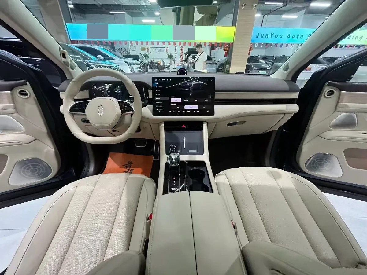 2024 AITO AITO M7 1.5T 152HP L4 REEV 42KWH,autocango,china used car exporter,china ev exporter,chinese used car exporter,chinese used ev exporter