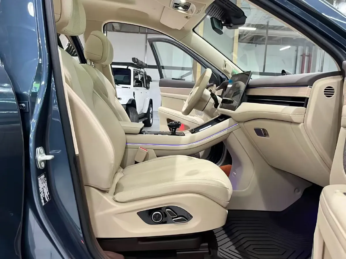 2024 AITO AITO M7 1.5T 152HP L4 REEV 42KWH,autocango,china used car exporter,china ev exporter,chinese used car exporter,chinese used ev exporter