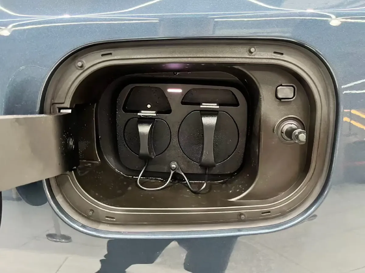 2024 AITO AITO M7 1.5T 152HP L4 REEV 42KWH,autocango,china used car exporter,china ev exporter,chinese used car exporter,chinese used ev exporter