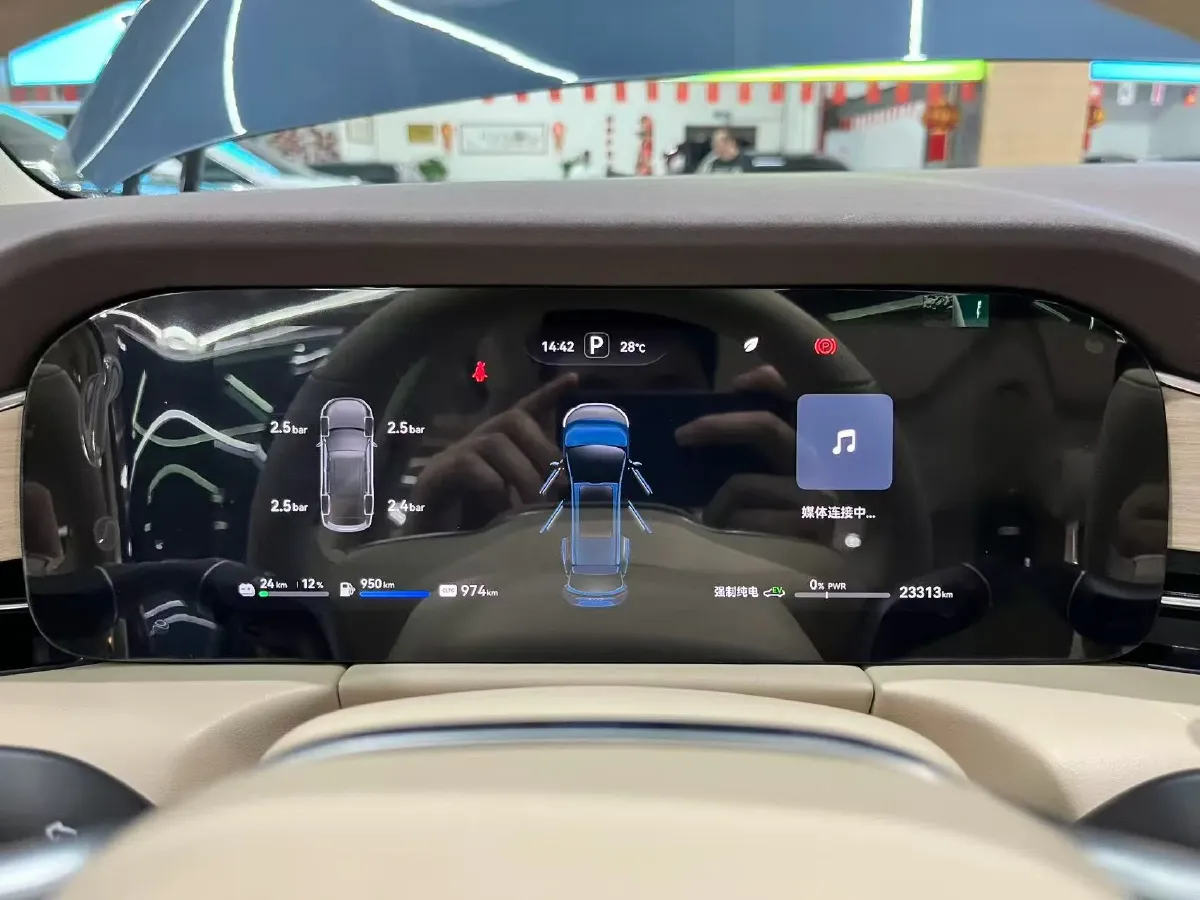 2024 AITO AITO M7 1.5T 152HP L4 REEV 42KWH,autocango,china used car exporter,china ev exporter,chinese used car exporter,chinese used ev exporter