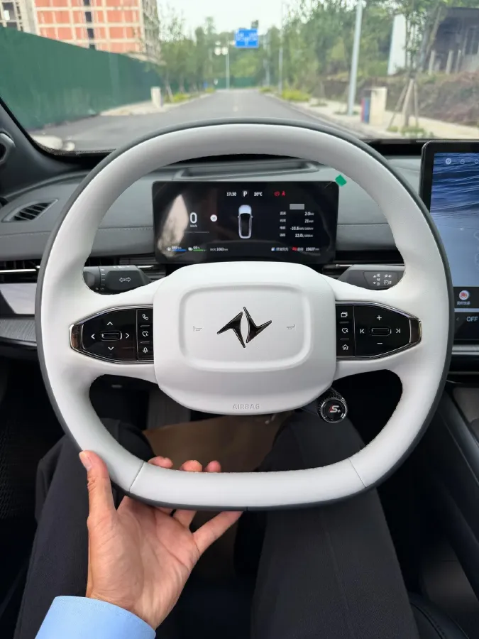 2024 DongFeng eπ eπ007 REEV 105HP REEV 28.4KWH,autocango,china used car exporter,china ev exporter,chinese used car exporter,chinese used ev exporter