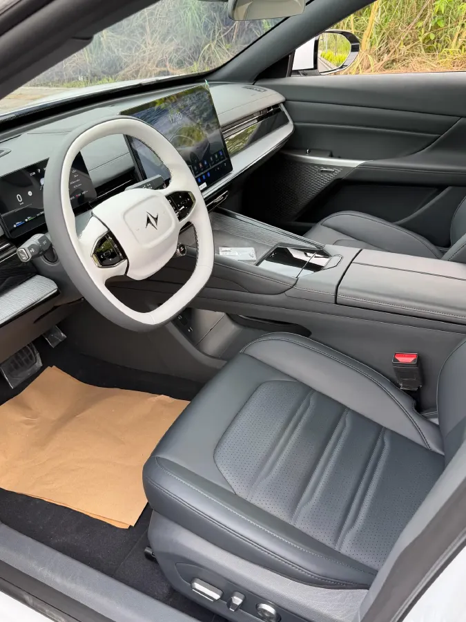 2024 DongFeng eπ eπ007 REEV 105HP REEV 28.4KWH,autocango,china used car exporter,china ev exporter,chinese used car exporter,chinese used ev exporter