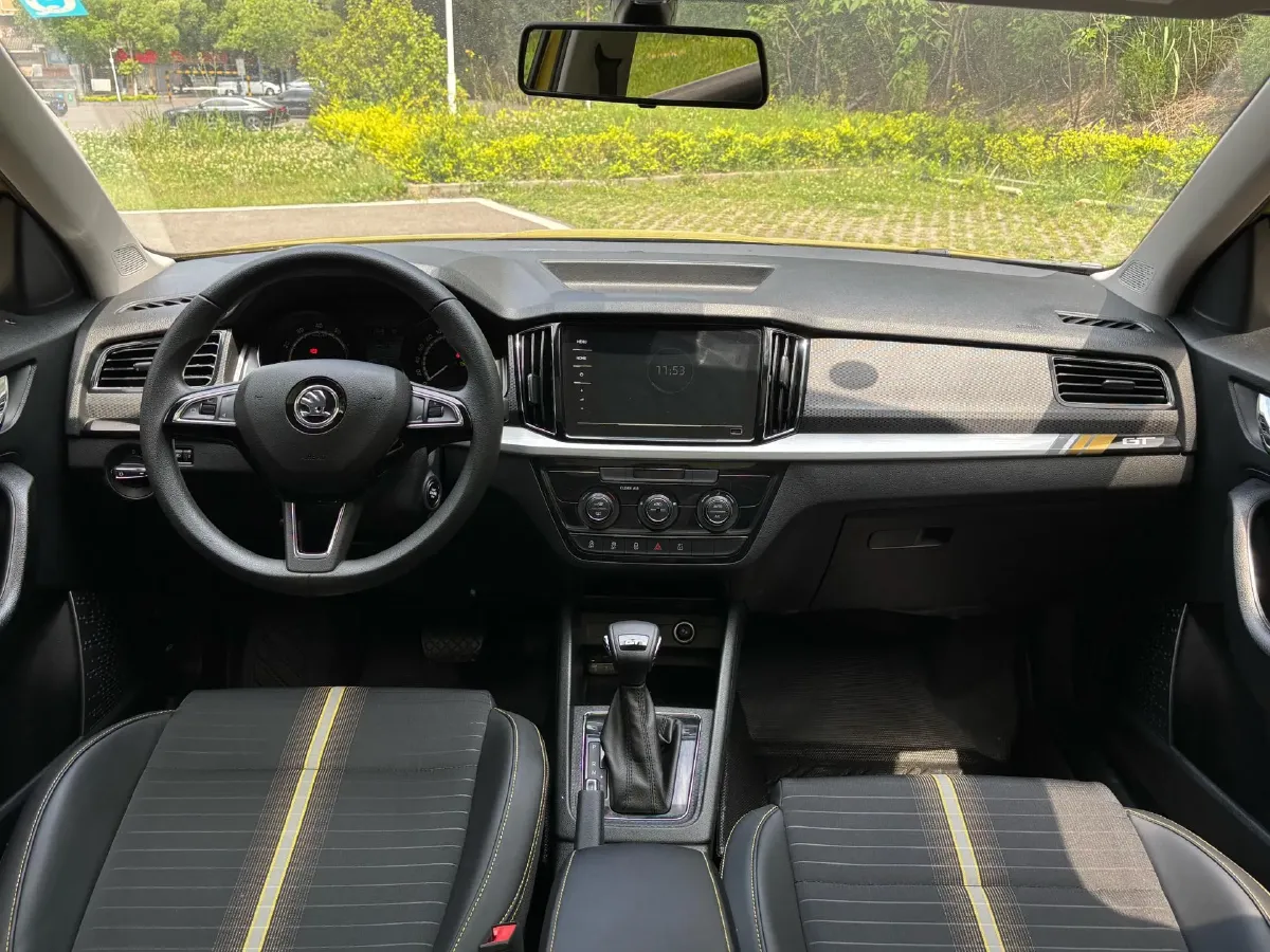 2020 Skoda Karoq 1.4T 150HP L4 7DCT,autocango,china used car exporter,china ev exporter,chinese used car exporter,chinese used ev exporter