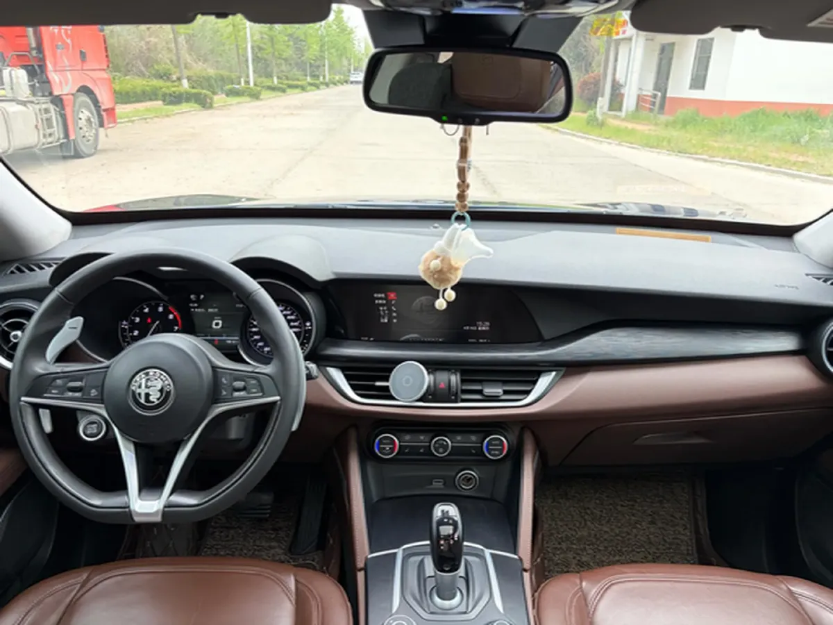 2017 Jaguar XE 2.0T 240HP L4 8AT,autocango,china used car exporter,china ev exporter,chinese used car exporter,chinese used ev exporter