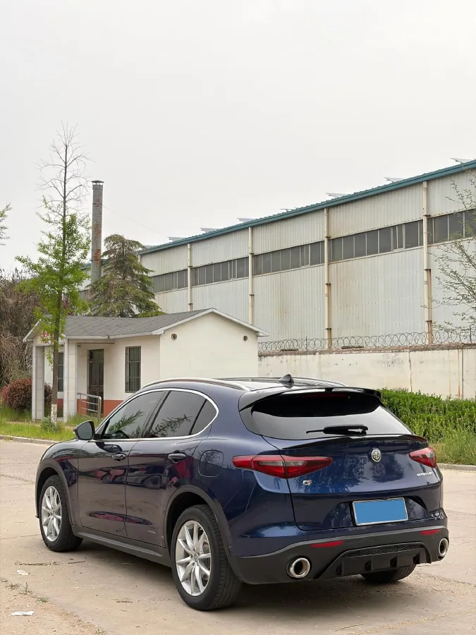 2017 Jaguar XE 2.0T 240HP L4 8AT,autocango,china used car exporter,china ev exporter,chinese used car exporter,chinese used ev exporter