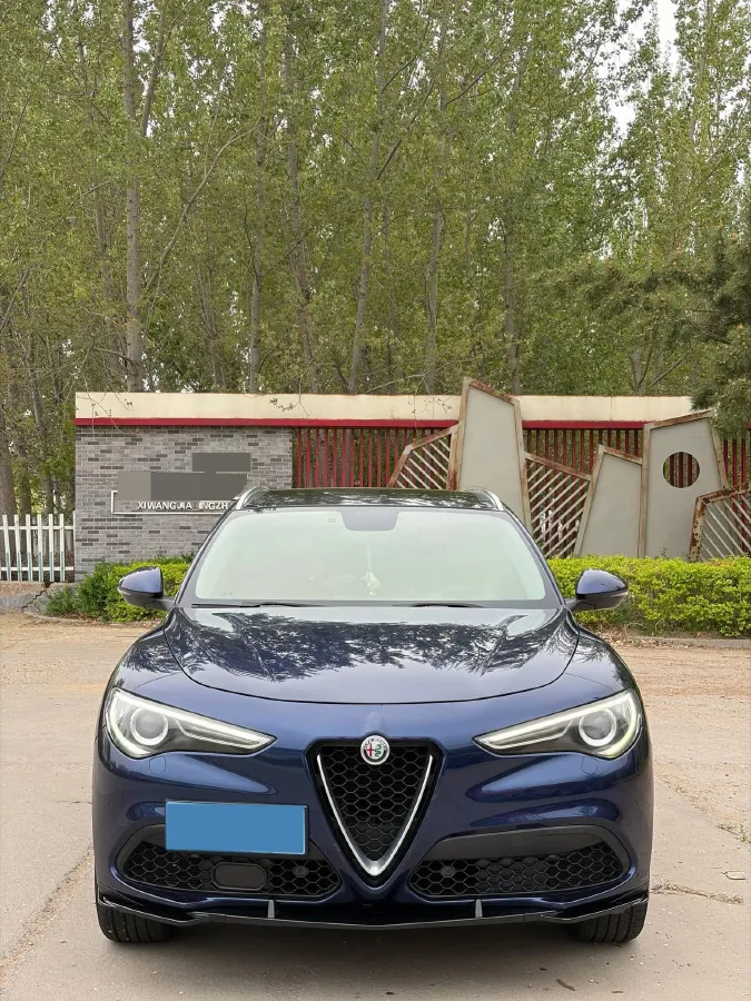 2017 Jaguar XE 2.0T 240HP L4 8AT,autocango,china used car exporter,china ev exporter,chinese used car exporter,chinese used ev exporter