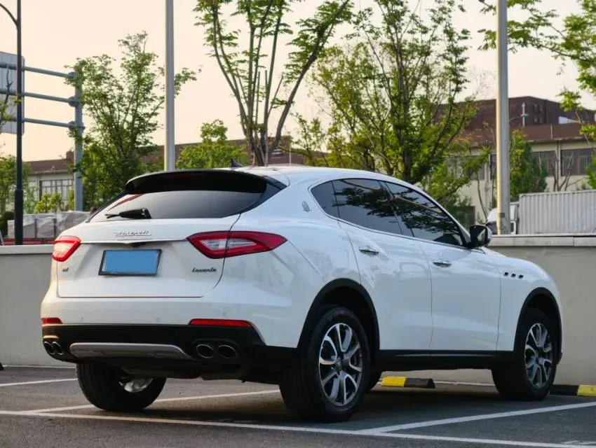 2018 Maserati Levante 3.0T 350HP V6 8AT,autocango,china used car exporter,china ev exporter,chinese used car exporter,chinese used ev exporter