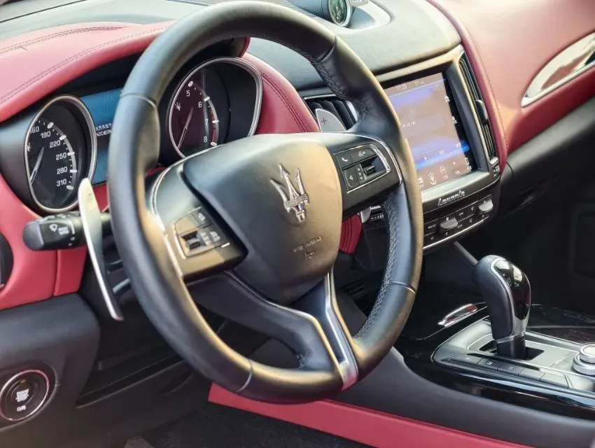 2018 Maserati Levante 3.0T 350HP V6 8AT,autocango,china used car exporter,china ev exporter,chinese used car exporter,chinese used ev exporter