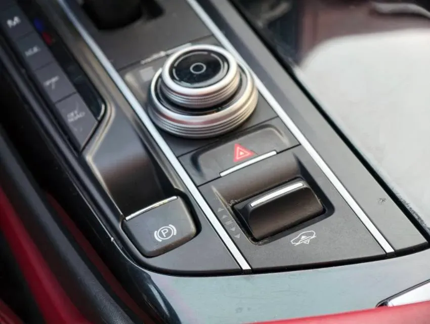 2018 Maserati Levante 3.0T 350HP V6 8AT,autocango,china used car exporter,china ev exporter,chinese used car exporter,chinese used ev exporter