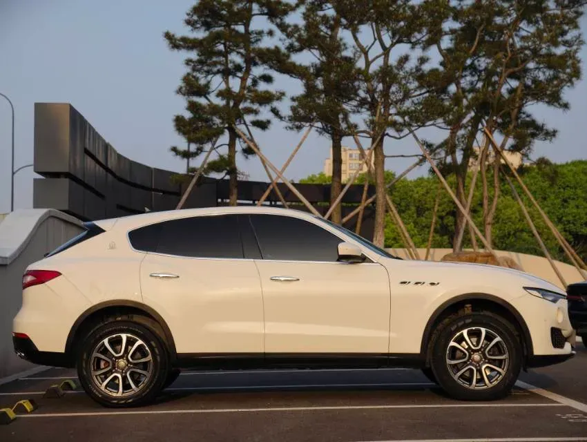 2018 Maserati Levante 3.0T 350HP V6 8AT,autocango,china used car exporter,china ev exporter,chinese used car exporter,chinese used ev exporter