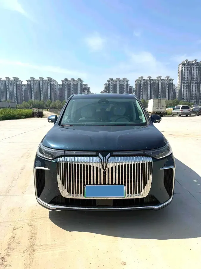2025 Voyah Dream 1.5T 150HP L4 PHEV 41.7KWH,autocango,china used car exporter,china ev exporter,chinese used car exporter,chinese used ev exporter