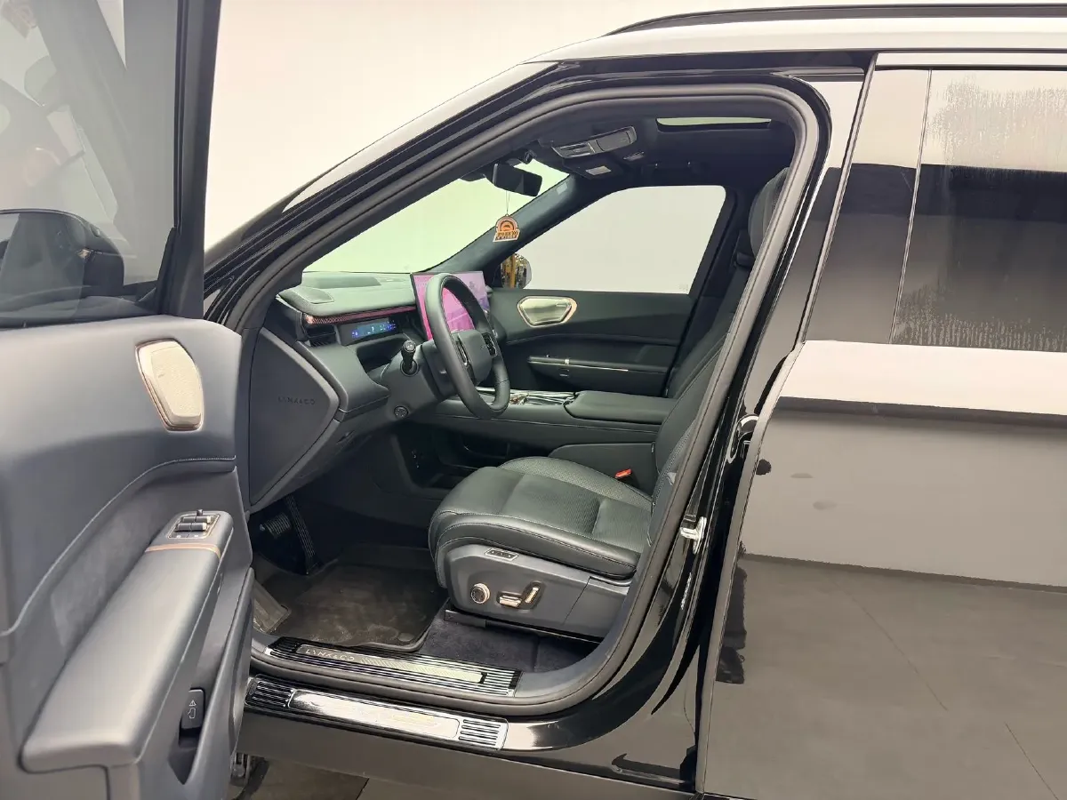 2025 LYNK&CO 900 2.0T 254HP L4 3DHT PHEV,autocango,china used car exporter,china ev exporter,chinese used car exporter,chinese used ev exporter