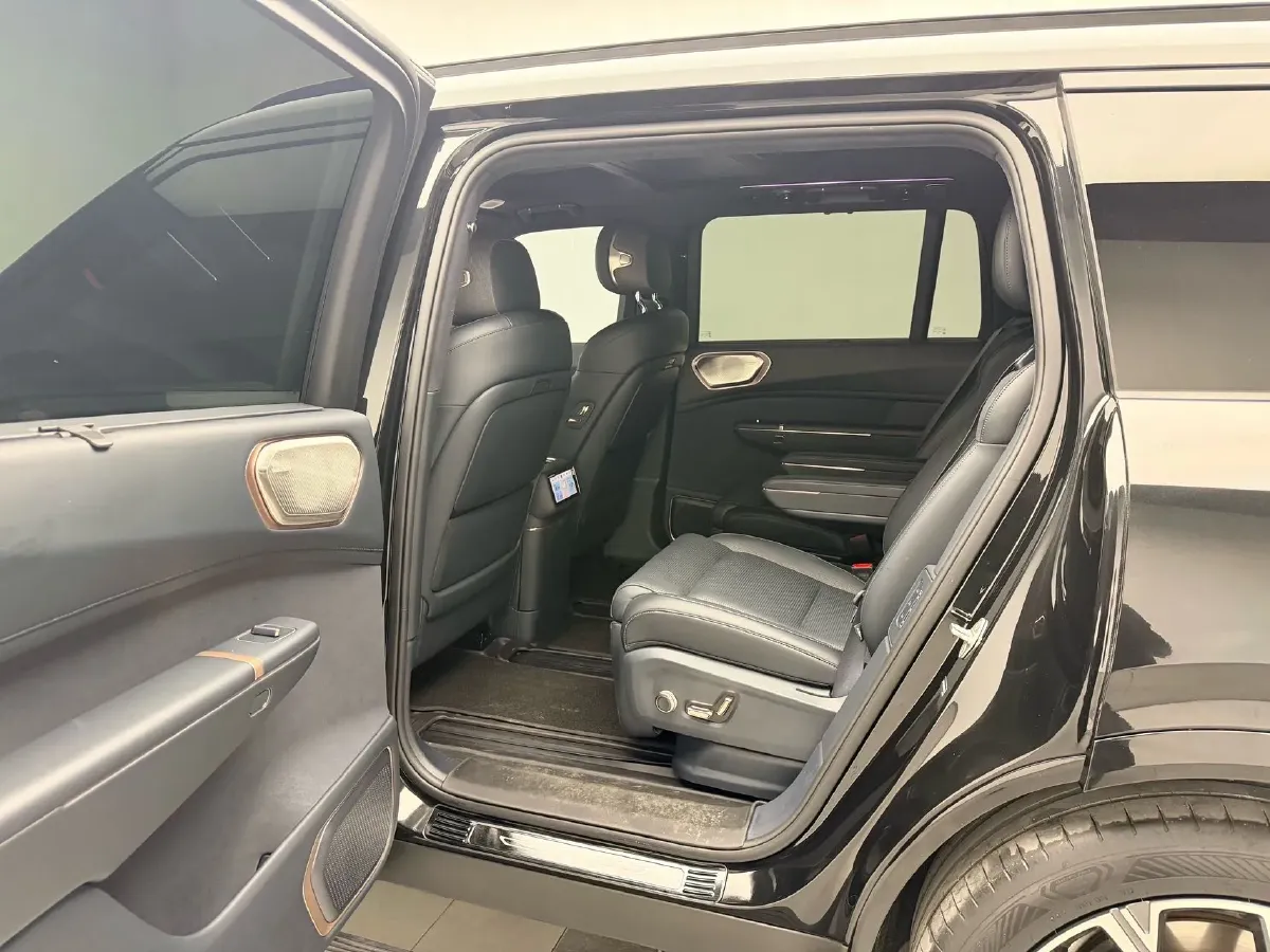 2025 LYNK&CO 900 2.0T 254HP L4 3DHT PHEV,autocango,china used car exporter,china ev exporter,chinese used car exporter,chinese used ev exporter