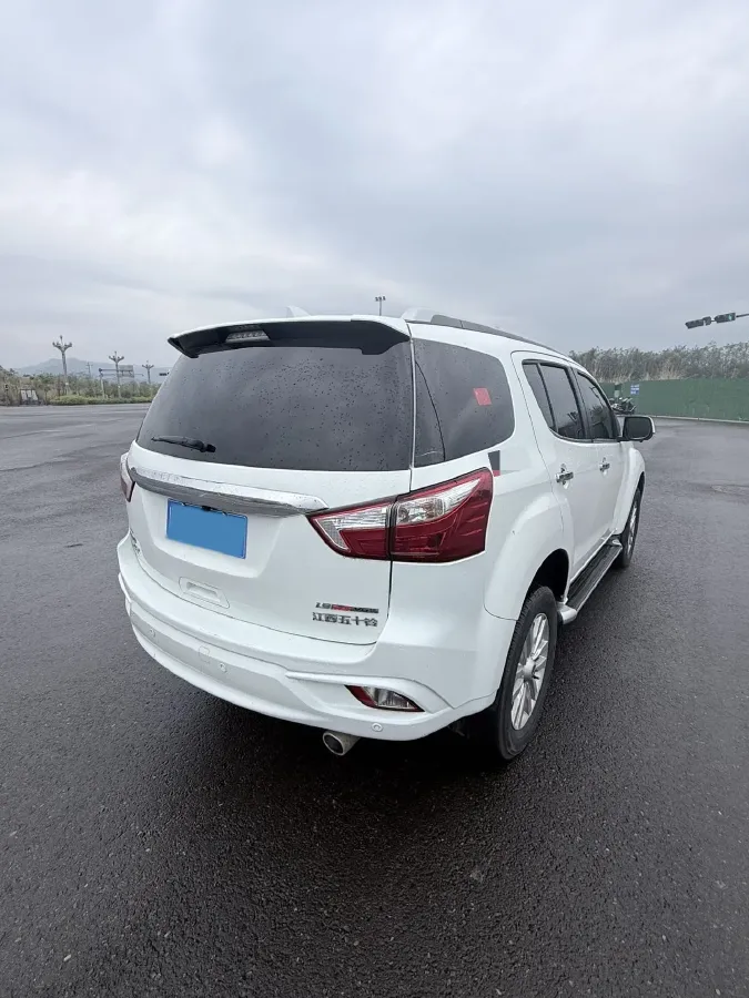 2018 Isuzu Mu-X 1.9T 163HP L4 6AT,autocango,china used car exporter,china ev exporter,chinese used car exporter,chinese used ev exporter