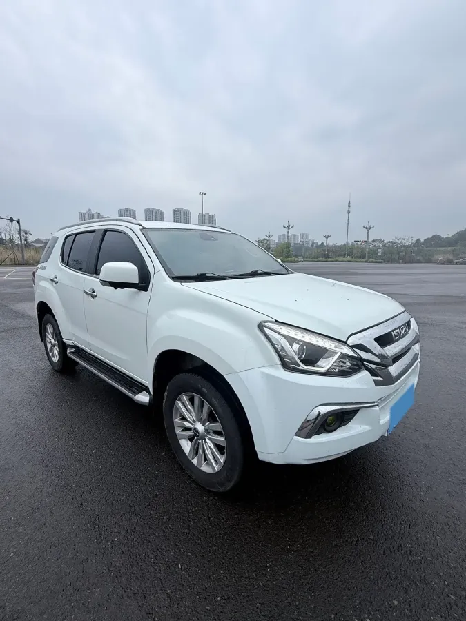 2018 Isuzu Mu-X 1.9T 163HP L4 6AT,autocango,china used car exporter,china ev exporter,chinese used car exporter,chinese used ev exporter