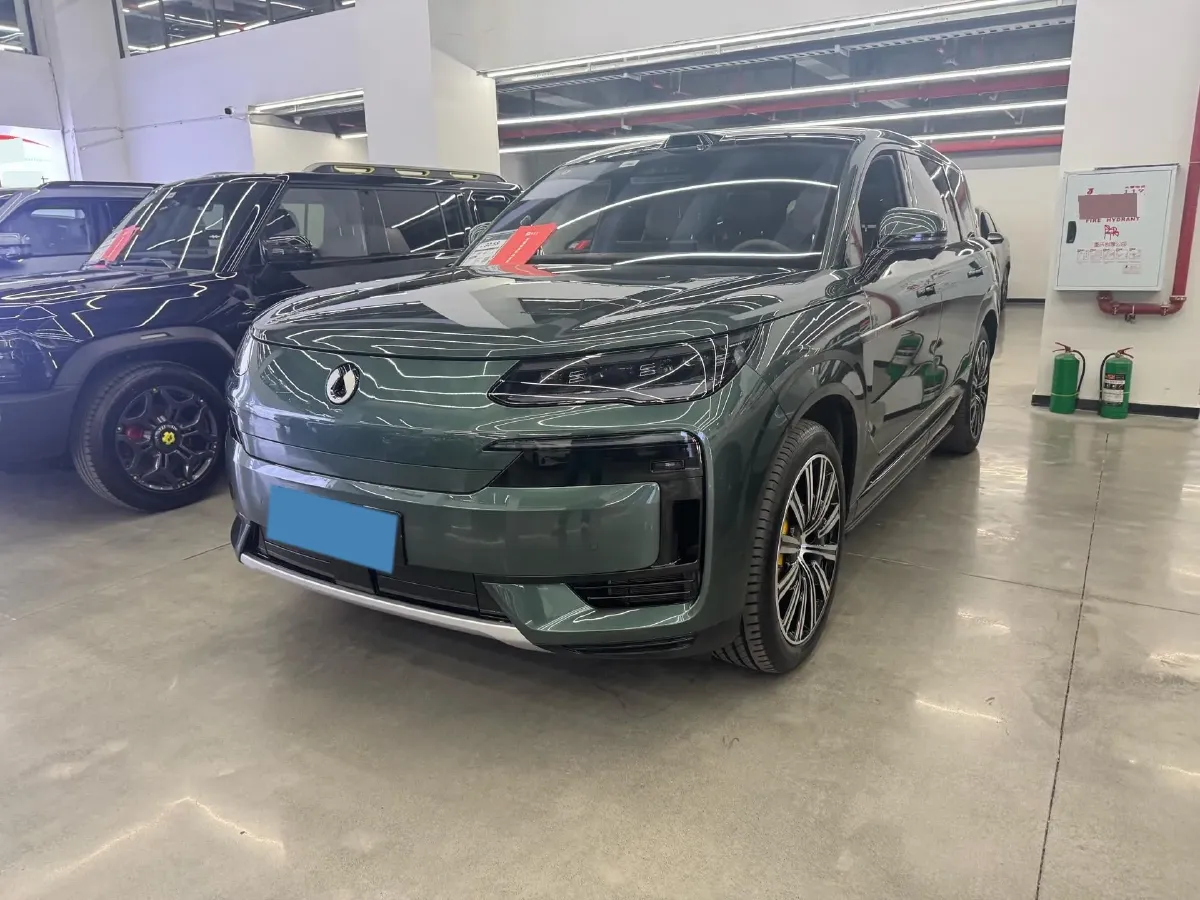 2025 Denza DenzaN9 2.0T 207HP L4 E-CVT PHEV,autocango,china used car exporter,china ev exporter,chinese used car exporter,chinese used ev exporter