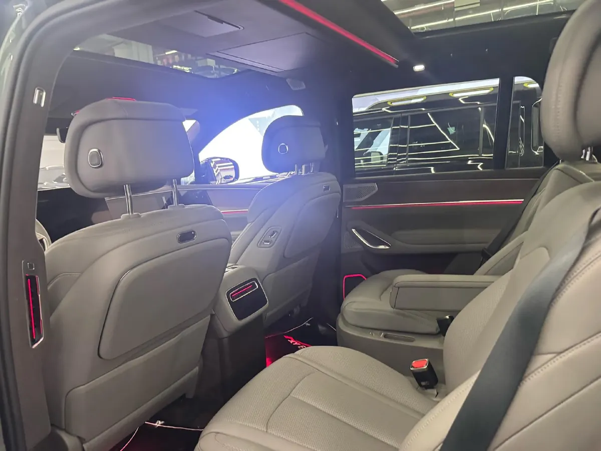 2025 Denza DenzaN9 2.0T 207HP L4 E-CVT PHEV,autocango,china used car exporter,china ev exporter,chinese used car exporter,chinese used ev exporter