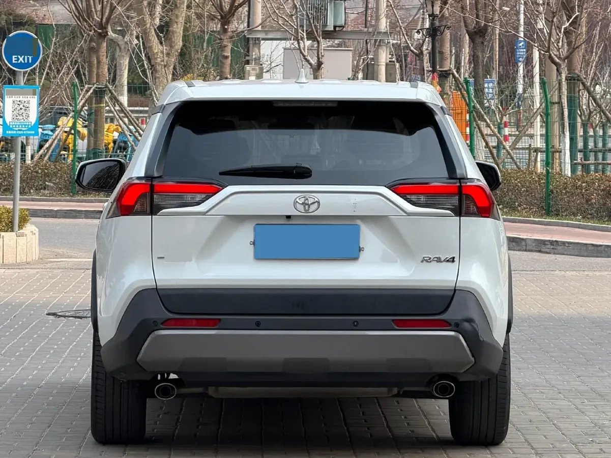 2022 Toyota RAV4 2.0L 171HP L4 CVT,autocango,china used car exporter,china ev exporter,chinese used car exporter,chinese used ev exporter