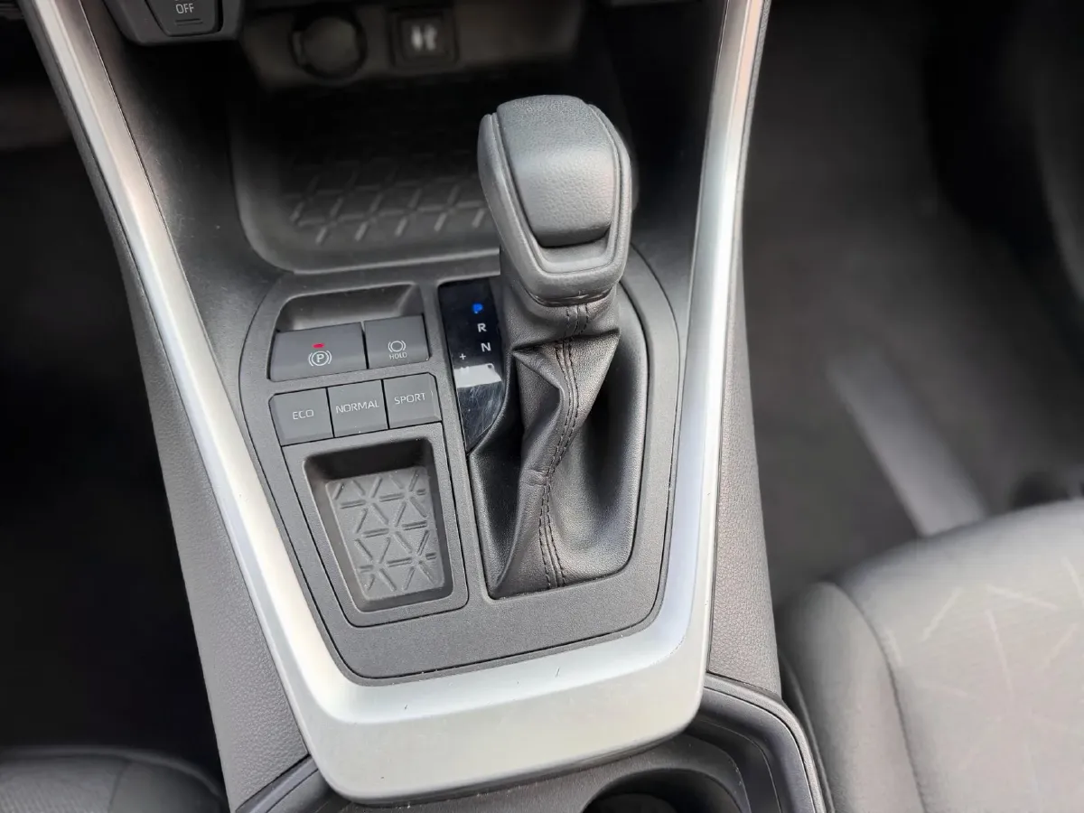 2022 Toyota RAV4 2.0L 171HP L4 CVT,autocango,china used car exporter,china ev exporter,chinese used car exporter,chinese used ev exporter