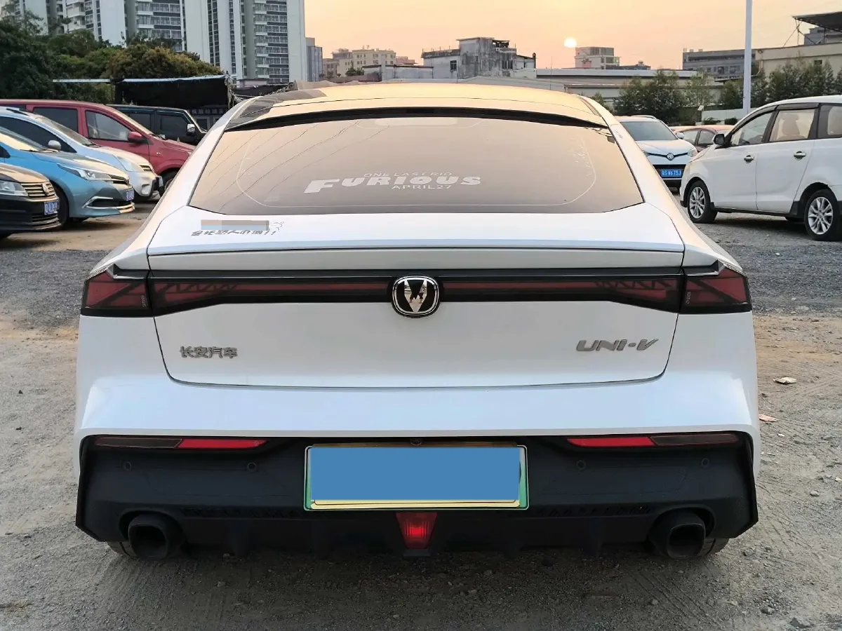 2023 ChangAn UNI-V iDD 1.5T 170HP L4 6TCT PHEV 18.4KWH,autocango,china used car exporter,china ev exporter,chinese used car exporter,chinese used ev exporter