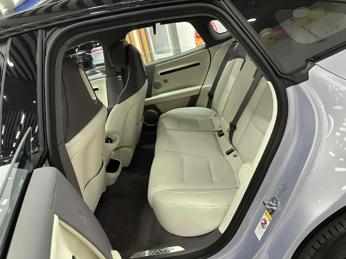 2025 Avatr 06 REEV 156HP REEV,autocango,china used car exporter,china ev exporter,chinese used car exporter,chinese used ev exporter