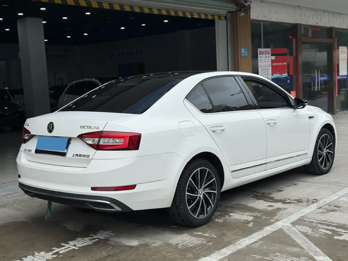 2018 Skoda Octavia 1.4T 150HP L4 7DCT,autocango,china used car exporter,china ev exporter,chinese used car exporter,chinese used ev exporter
