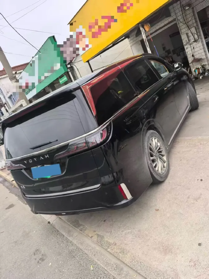 2022 Voyah Dream 1.5T 136HP L4 PHEV 25.57KWH,autocango,china used car exporter,china ev exporter,chinese used car exporter,chinese used ev exporter