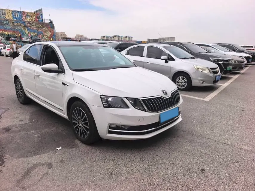 2020 Skoda Octavia 1.5L 113HP L4 6AT,autocango,china used car exporter,china ev exporter,chinese used car exporter,chinese used ev exporter