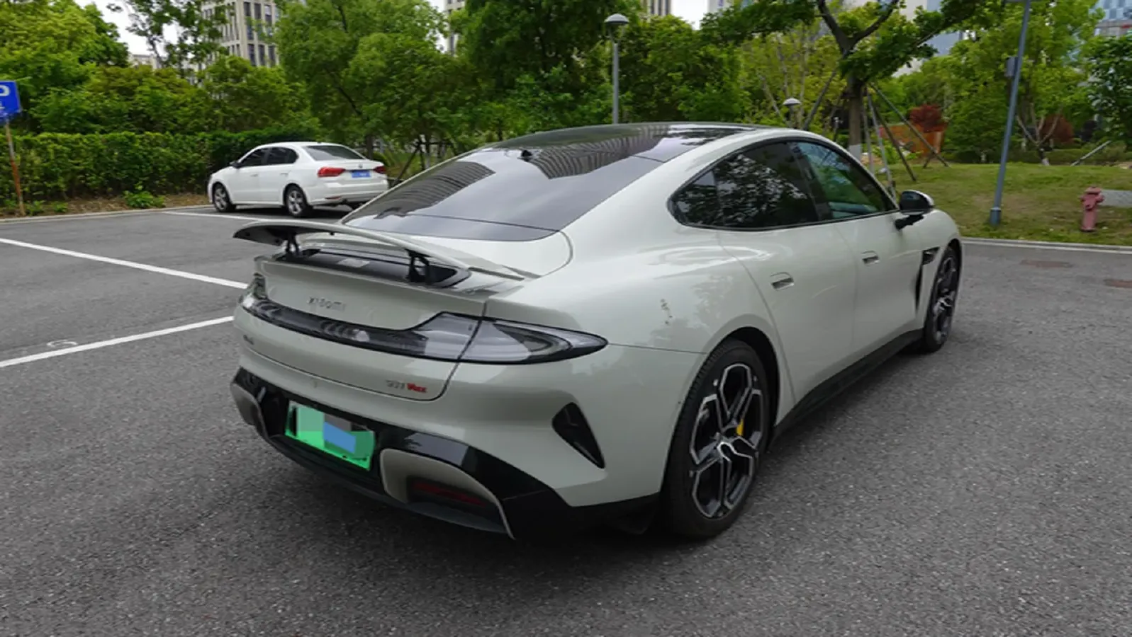 2024 MI SU7 BEV 101KWH,autocango,china used car exporter,china ev exporter,chinese used car exporter,chinese used ev exporter