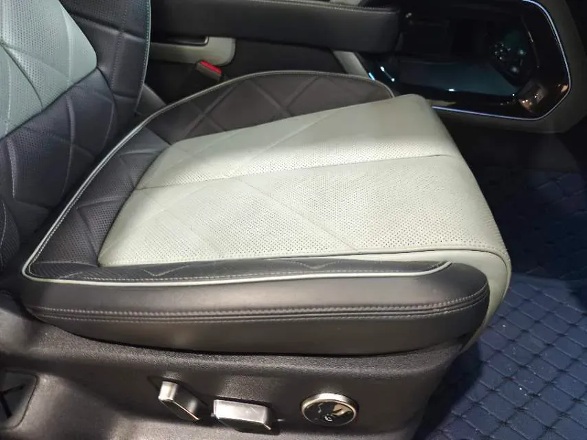 2023 FangChengBao Bao 5 1.5T 194HP L4 E-CVT PHEV 31.8KWH,autocango,china used car exporter,china ev exporter,chinese used car exporter,chinese used ev exporter