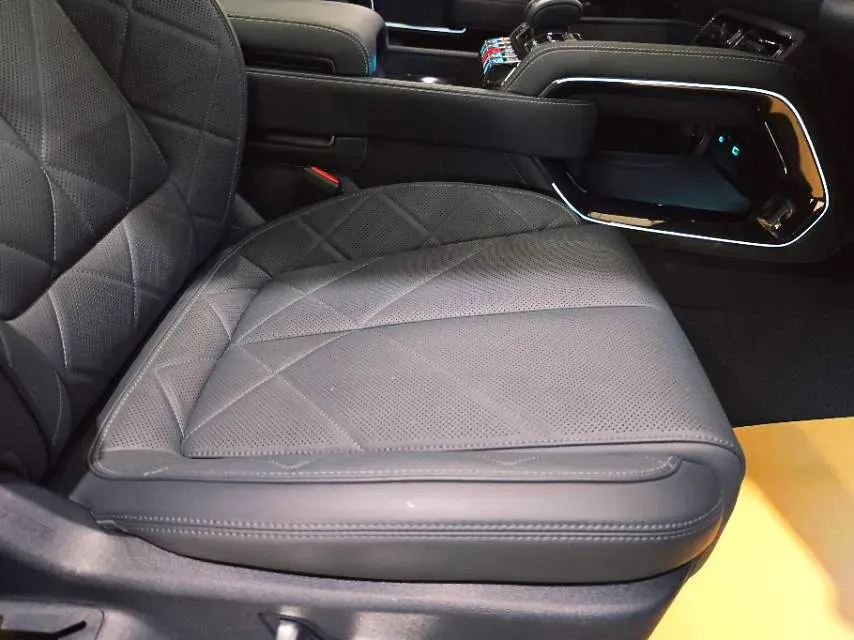 2025 FangChengBao Bao 5 1.5T 194HP L4 E-CVT PHEV 31.8KWH,autocango,china used car exporter,china ev exporter,chinese used car exporter,chinese used ev exporter