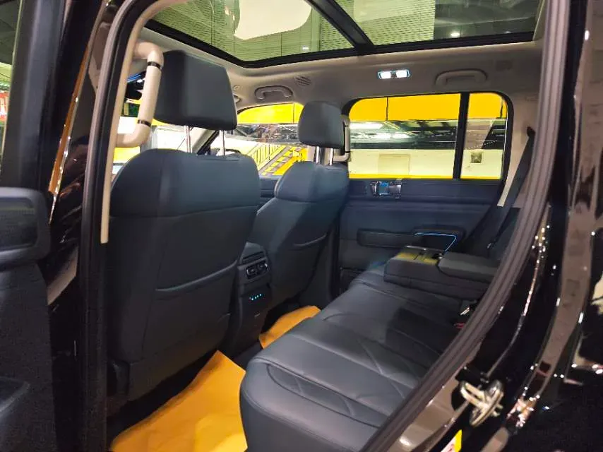 2025 FangChengBao Bao 5 1.5T 194HP L4 E-CVT PHEV 31.8KWH,autocango,china used car exporter,china ev exporter,chinese used car exporter,chinese used ev exporter