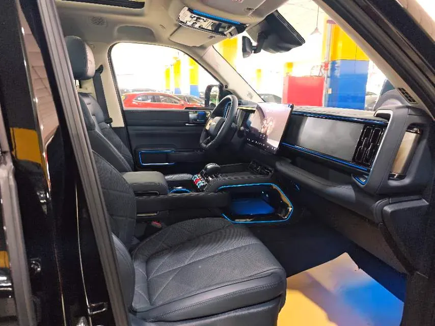 2025 FangChengBao Bao 5 1.5T 194HP L4 E-CVT PHEV 31.8KWH,autocango,china used car exporter,china ev exporter,chinese used car exporter,chinese used ev exporter