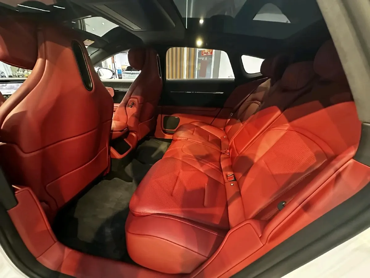 2025 Avatr 12 1.5T 156HP L4 REEV,autocango,china used car exporter,china ev exporter,chinese used car exporter,chinese used ev exporter