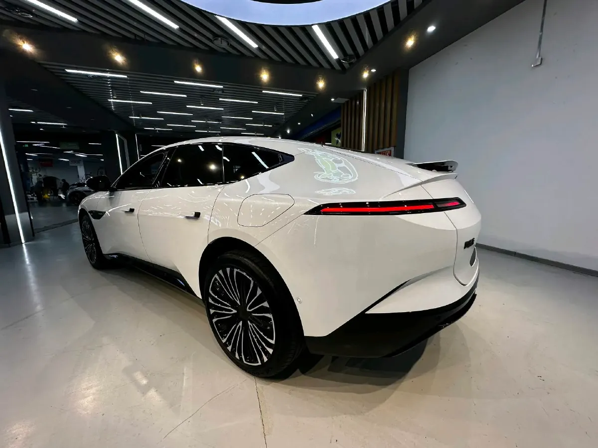 2025 Avatr 12 1.5T 156HP L4 REEV,autocango,china used car exporter,china ev exporter,chinese used car exporter,chinese used ev exporter