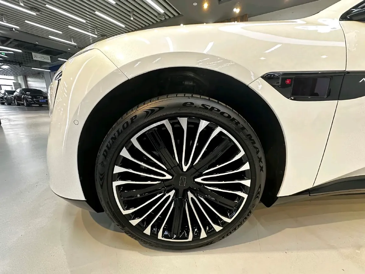 2025 Avatr 12 1.5T 156HP L4 REEV,autocango,china used car exporter,china ev exporter,chinese used car exporter,chinese used ev exporter