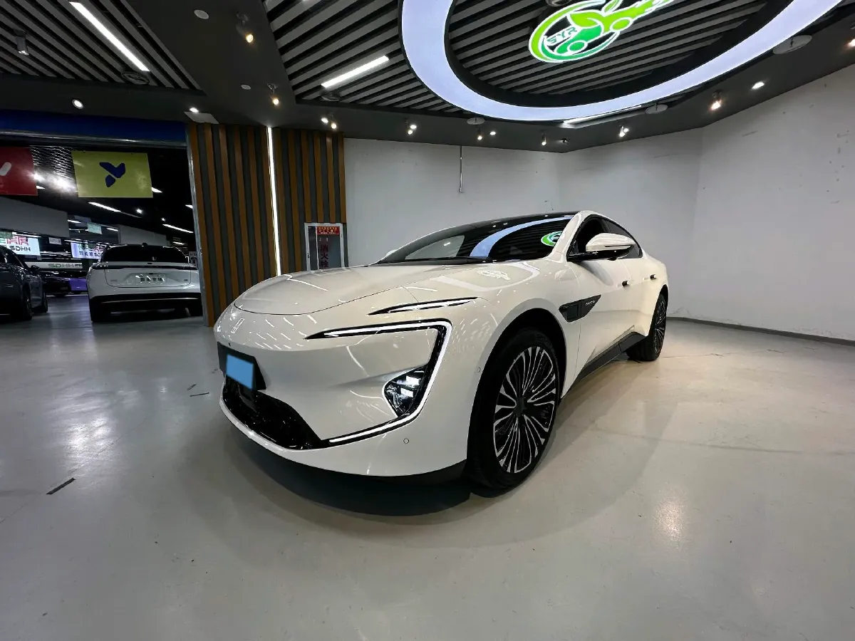 2025 Avatr 12 1.5T 156HP L4 REEV,autocango,china used car exporter,china ev exporter,chinese used car exporter,chinese used ev exporter