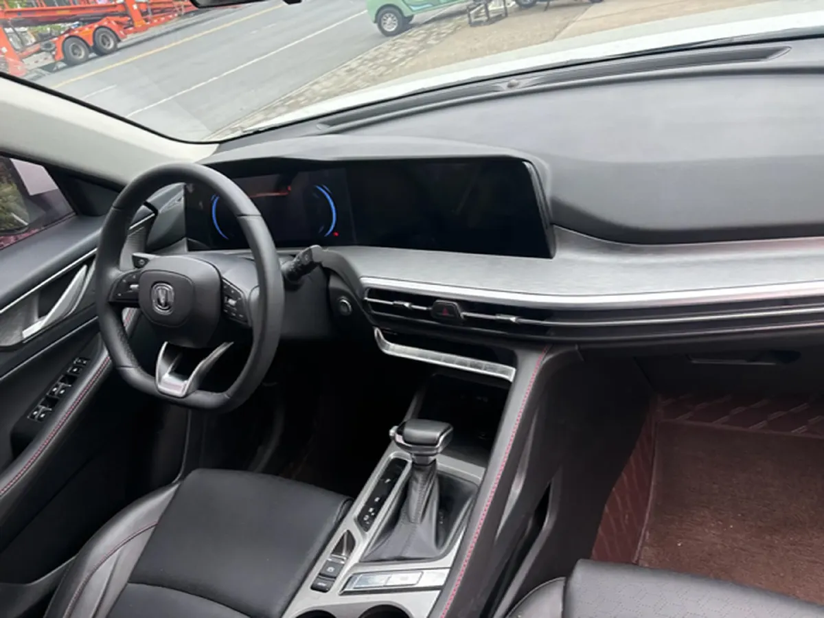 2022 ChangAn CS35 Plus 1.4T 160HP L4 7DCT,autocango,china used car exporter,china ev exporter,chinese used car exporter,chinese used ev exporter