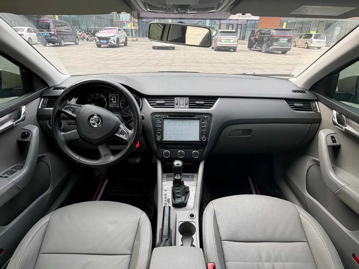 2015 Skoda Octavia 1.6L 110HP L4 6AT,autocango,china used car exporter,china ev exporter,chinese used car exporter,chinese used ev exporter