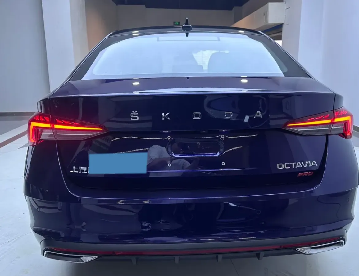 2021 Skoda Octavia 1.4T 150HP L4 7DCT,autocango,china used car exporter,china ev exporter,chinese used car exporter,chinese used ev exporter