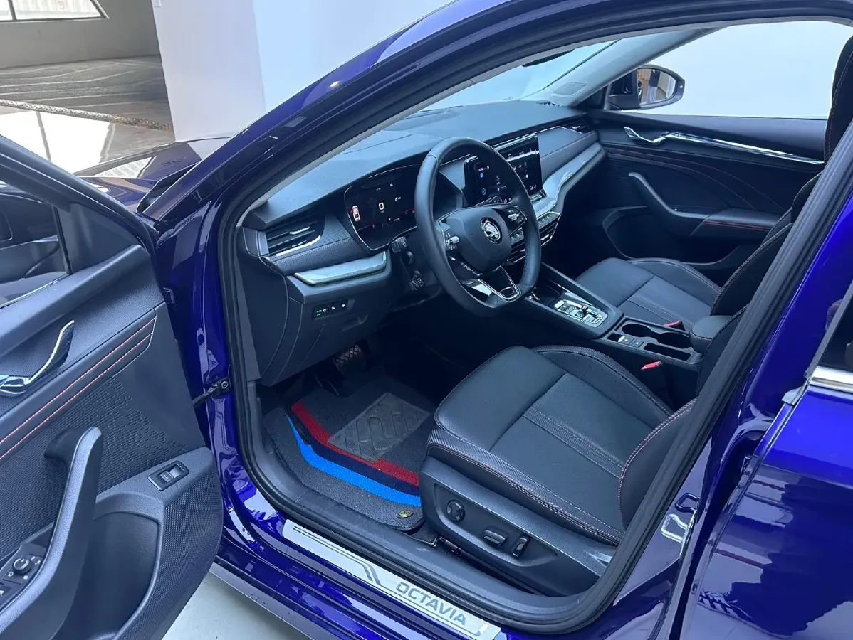 2021 Skoda Octavia 1.4T 150HP L4 7DCT,autocango,china used car exporter,china ev exporter,chinese used car exporter,chinese used ev exporter