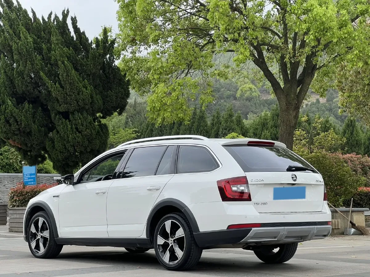 2018 Skoda Octavia 1.4T 150HP L4 7DCT,autocango,china used car exporter,china ev exporter,chinese used car exporter,chinese used ev exporter
