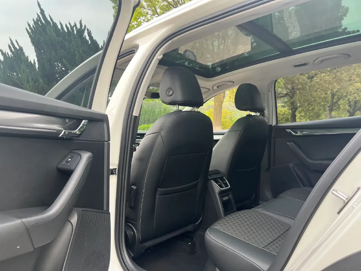 2018 Skoda Octavia 1.4T 150HP L4 7DCT,autocango,china used car exporter,china ev exporter,chinese used car exporter,chinese used ev exporter