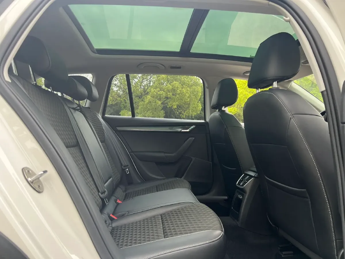 2018 Skoda Octavia 1.4T 150HP L4 7DCT,autocango,china used car exporter,china ev exporter,chinese used car exporter,chinese used ev exporter